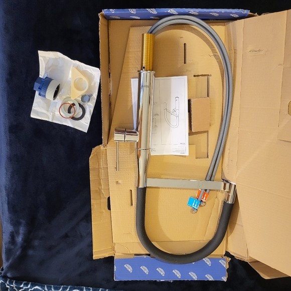 NIB GROHE Essence semi-pro faucet - Picture 7 of 9